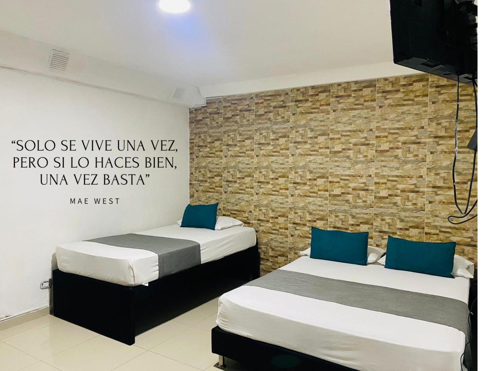 Hotel Tree House Медельин Экстерьер фото
